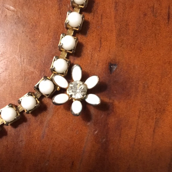 Vintage Necklace and Screw Back Earrings Set - Picture 4 of 10